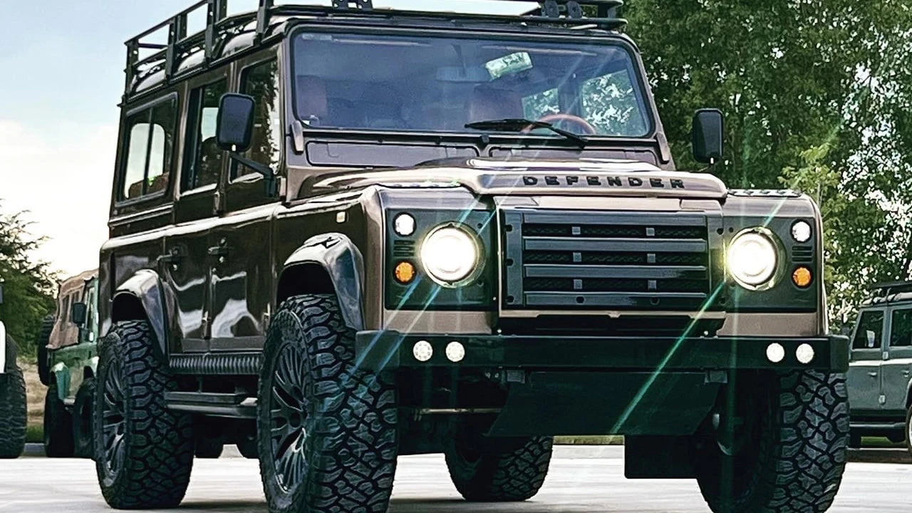 1993 Land Rover Defender - Image 11 of 17