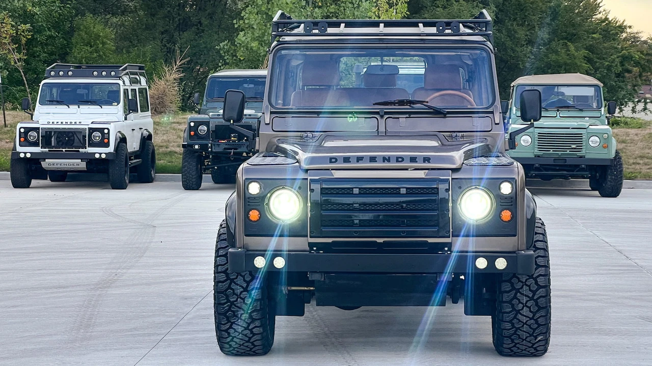 1993 Land Rover Defender - Image 12 of 17