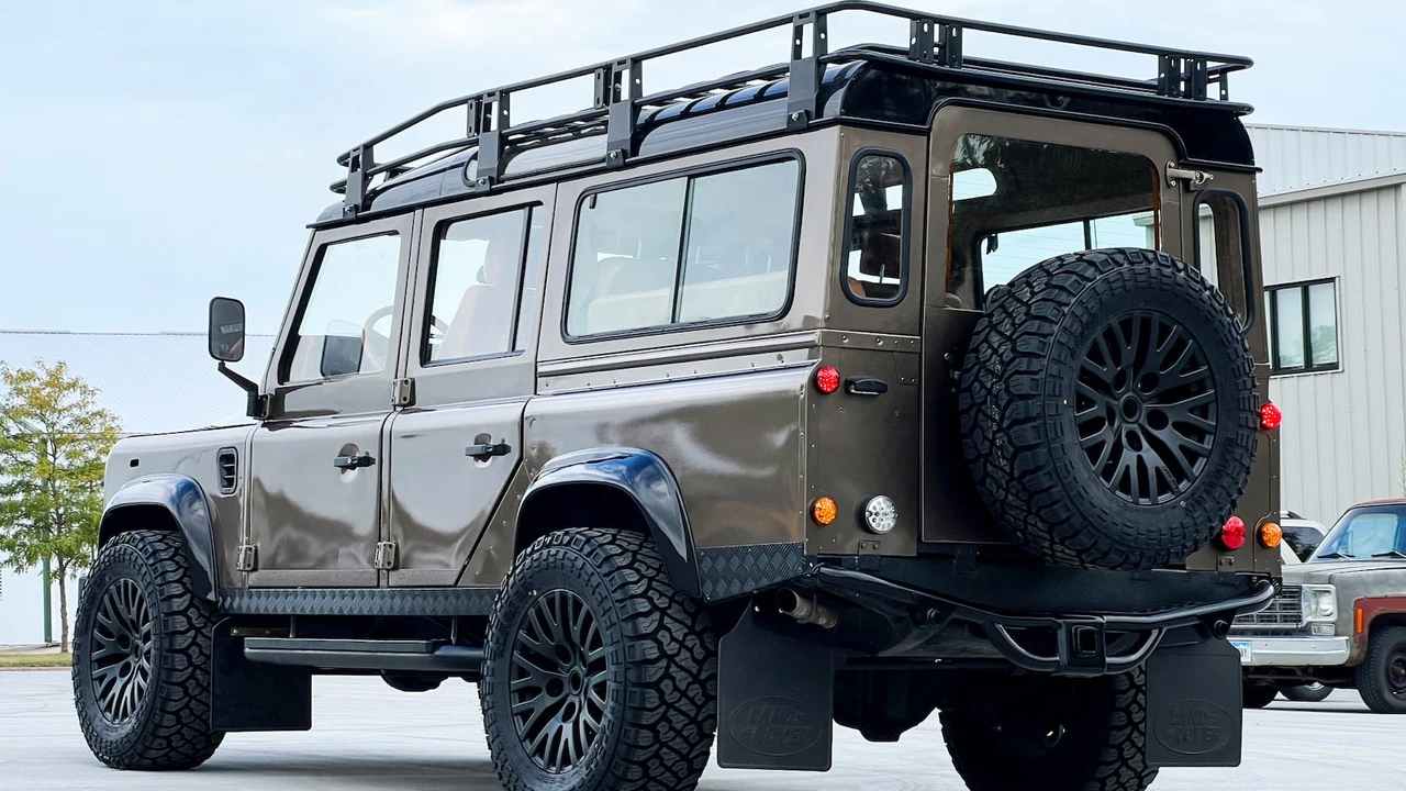 1993 Land Rover Defender - Image 16 of 17