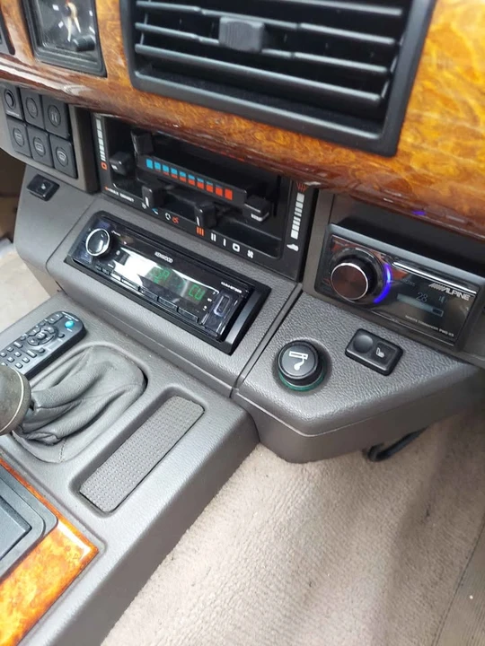 1993 Land Rover Range Rover Classic - Image 10 of 16