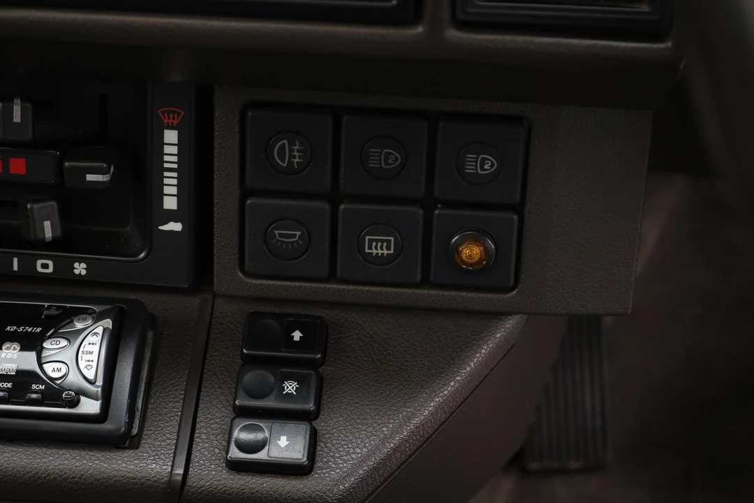 1993 Land Rover Range Rover Classic - Image 20 of 30