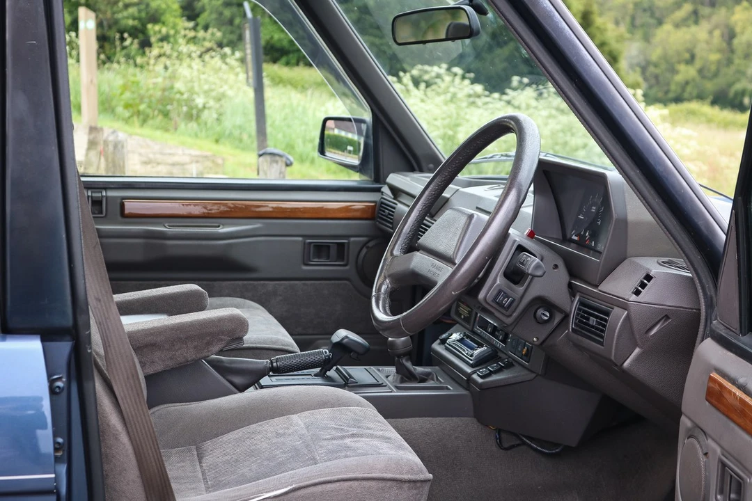 1993 Land Rover Range Rover Classic - Image 9 of 30