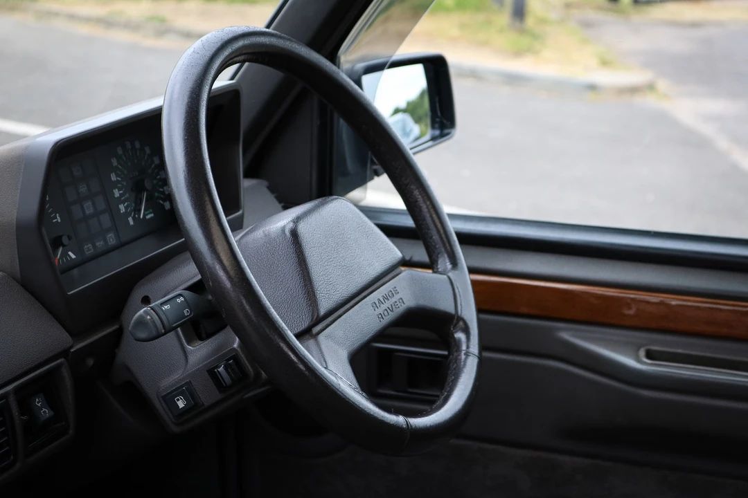 1993 Land Rover Range Rover Classic - Image 11 of 30