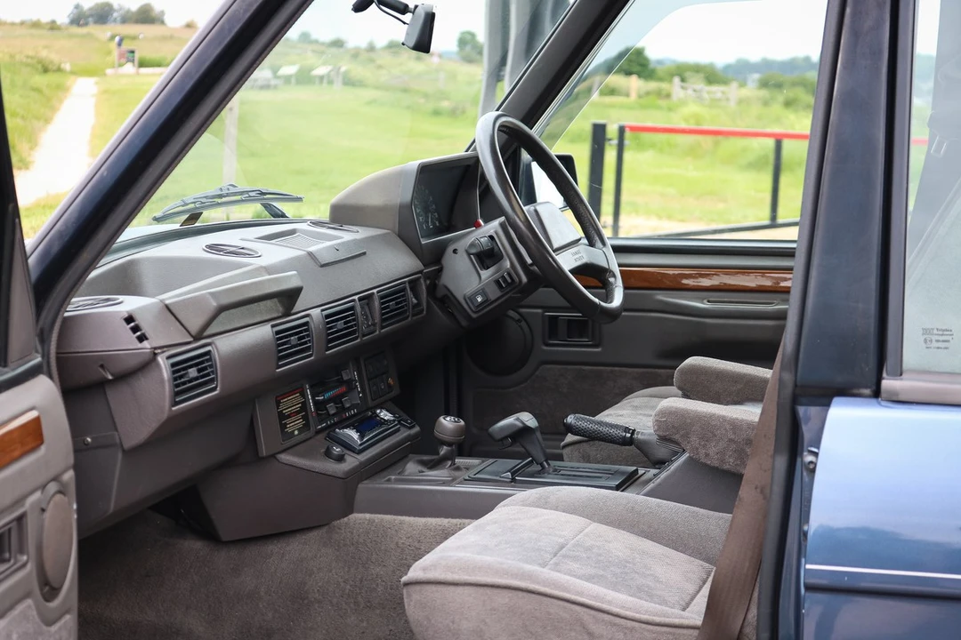 1993 Land Rover Range Rover Classic - Image 10 of 30