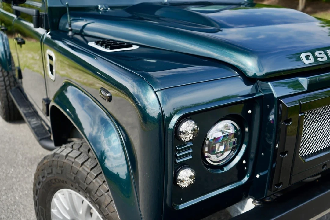 1993 Land Rover Defender 110 - Image 4 of 21