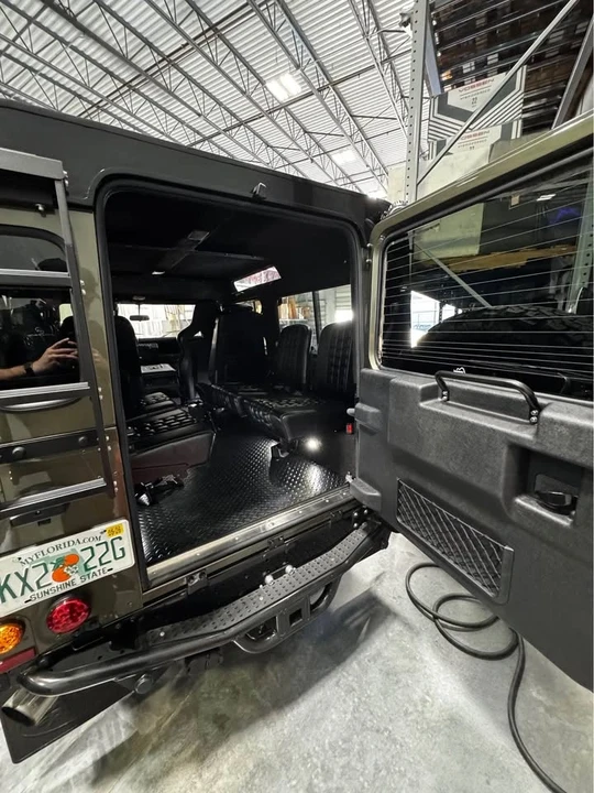 1993 Land Rover Defender 110 - Image 6 of 19
