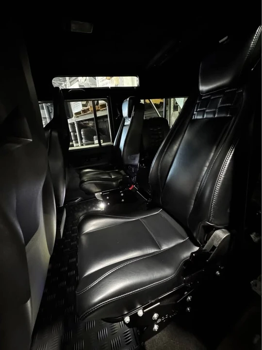 1993 Land Rover Defender 110 - Image 5 of 19