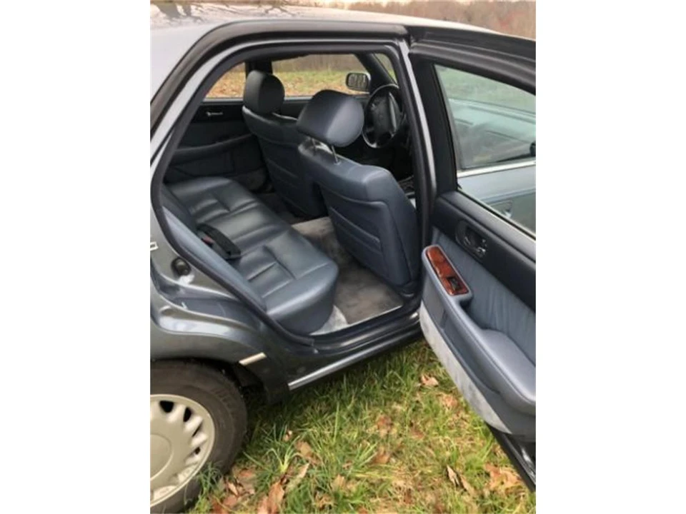 1993 Lexus LS 1st Gen - Image 5 of 6