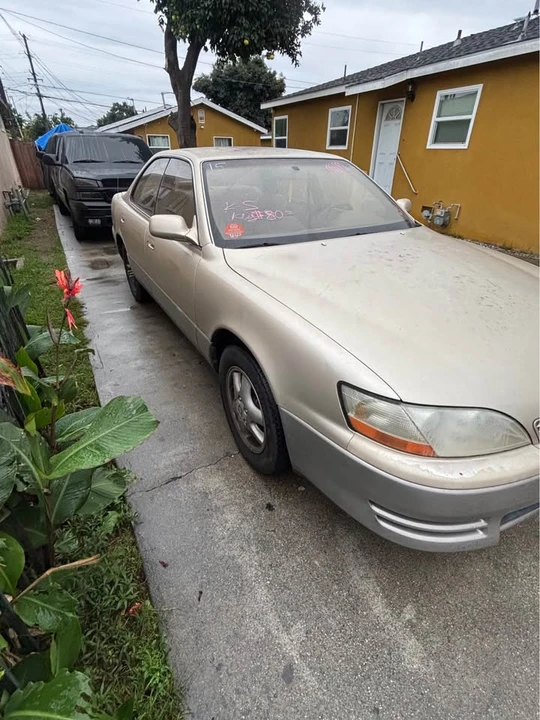 1993 Lexus ES 2nd Gen - Image 2 of 8