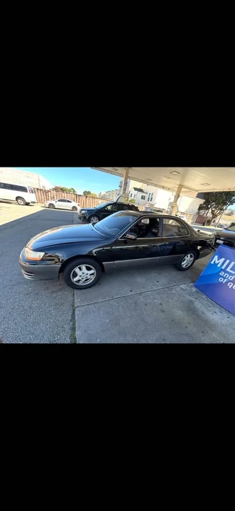 1993 Lexus ES 2nd Gen - Image 2 of 2