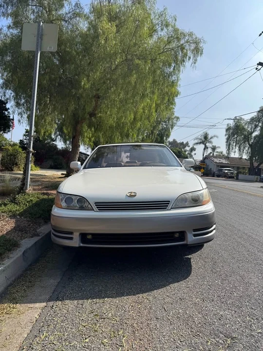 1993 Lexus ES 2nd Gen - Image 2 of 13