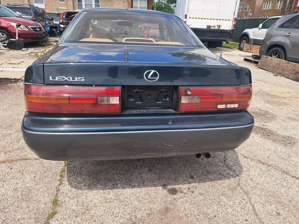 1993 Lexus ES 2nd Gen - Image 10 of 14