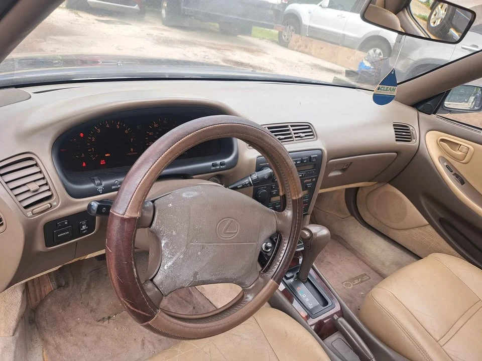 1993 Lexus ES 2nd Gen - Image 5 of 14