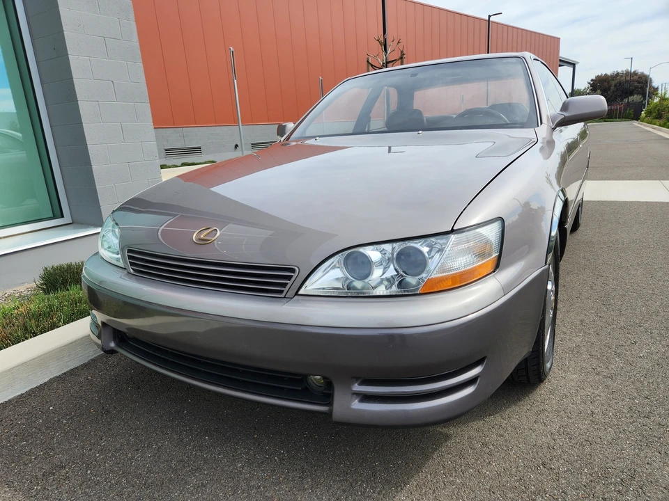 1993 Lexus ES 2nd Gen - Image 2 of 31