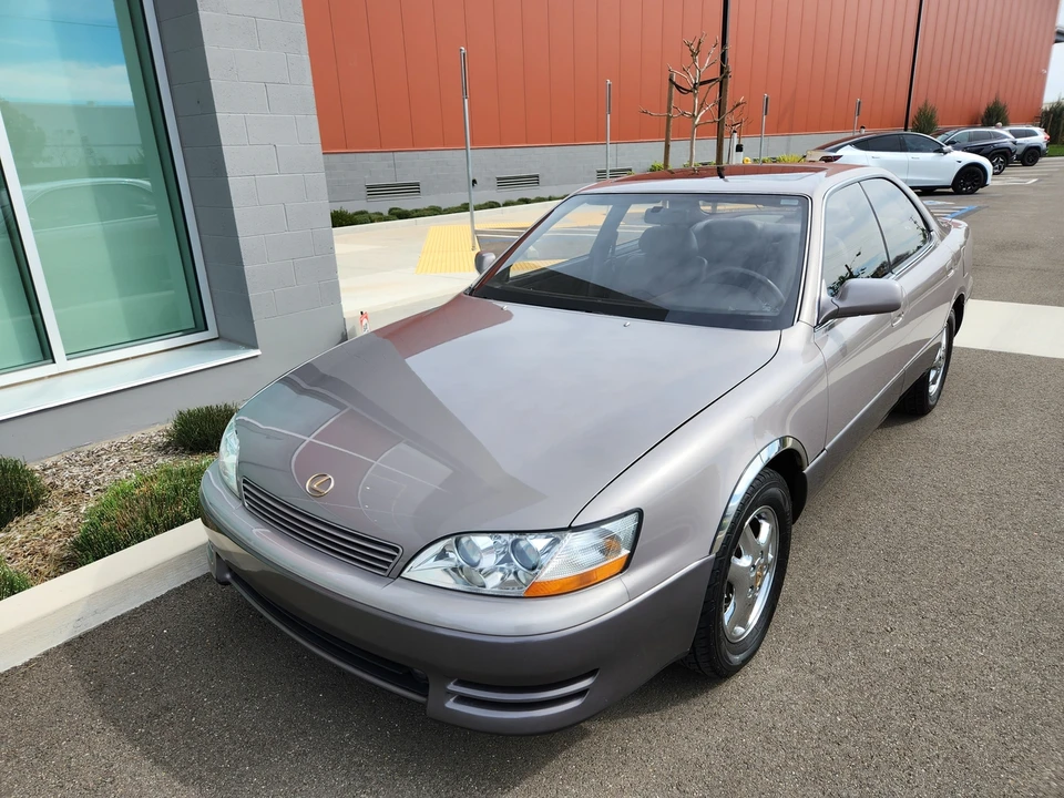 1993 Lexus ES 2nd Gen - Image 3 of 31