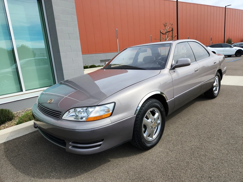 1993 Lexus ES 2nd Gen - Image 4 of 31