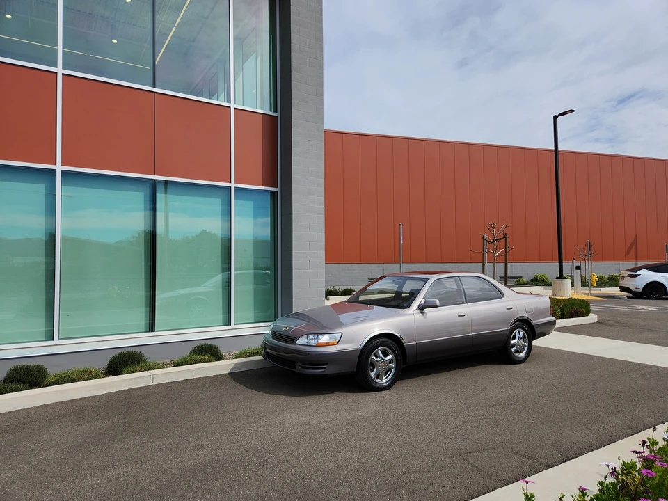 1993 Lexus ES 2nd Gen - Image 8 of 31