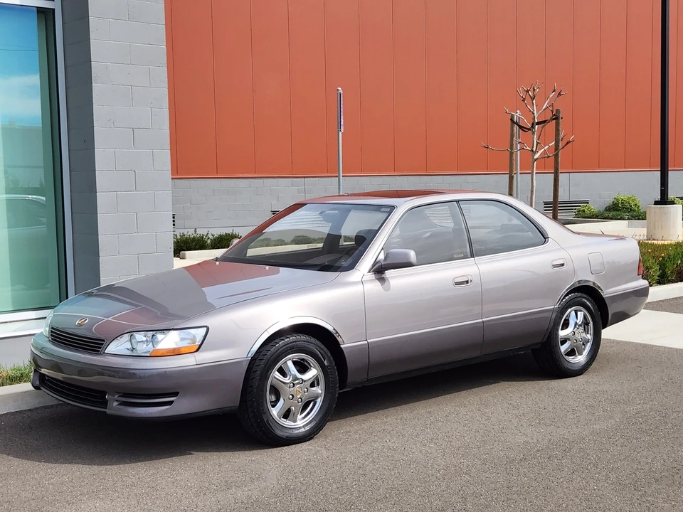 1993 Lexus ES 2nd Gen - Image 9 of 31