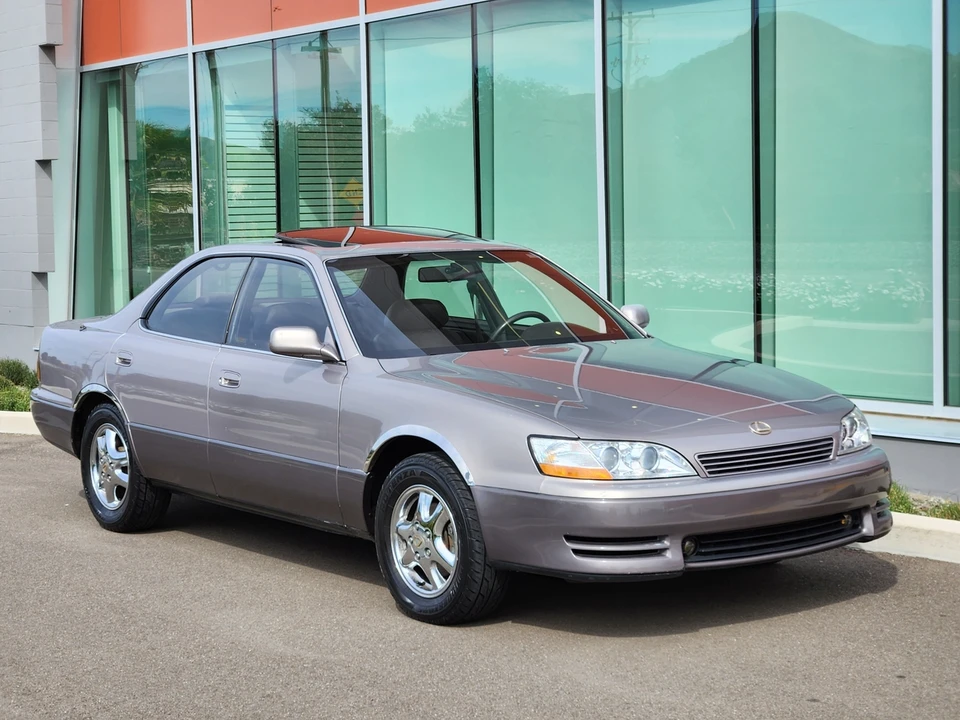 1993 Lexus ES 2nd Gen - Image 29 of 31