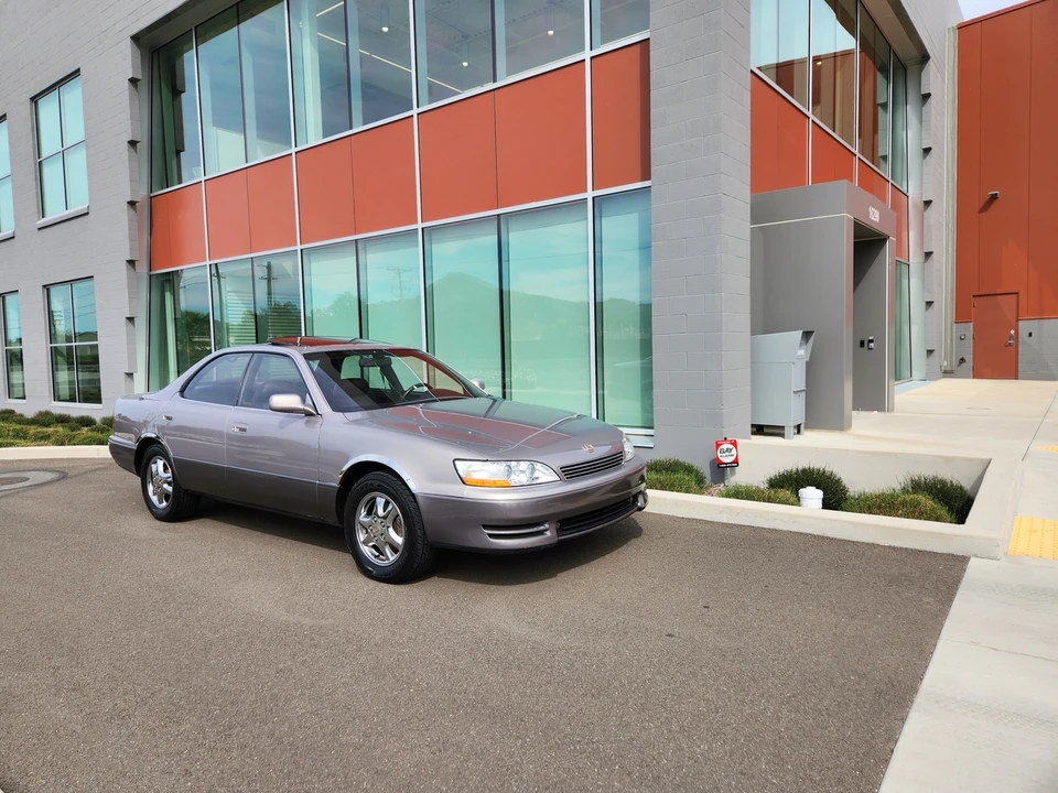 1993 Lexus ES 2nd Gen - Image 30 of 31