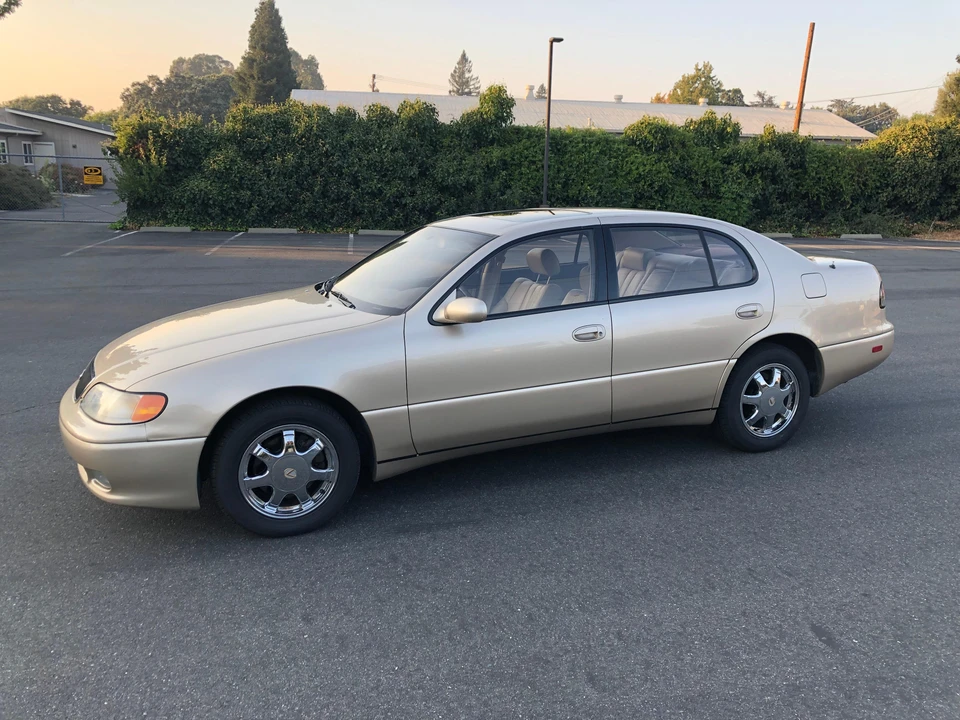 1993 Lexus GS 1st Gen - Image 11 of 31