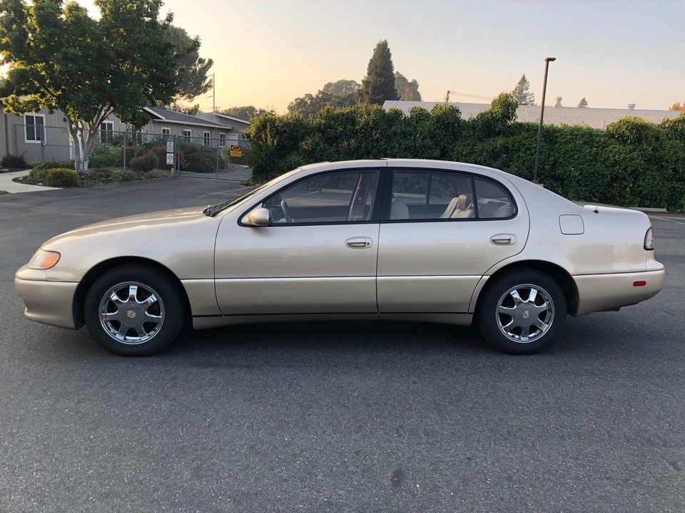 1993 Lexus GS 1st Gen - Image 12 of 31