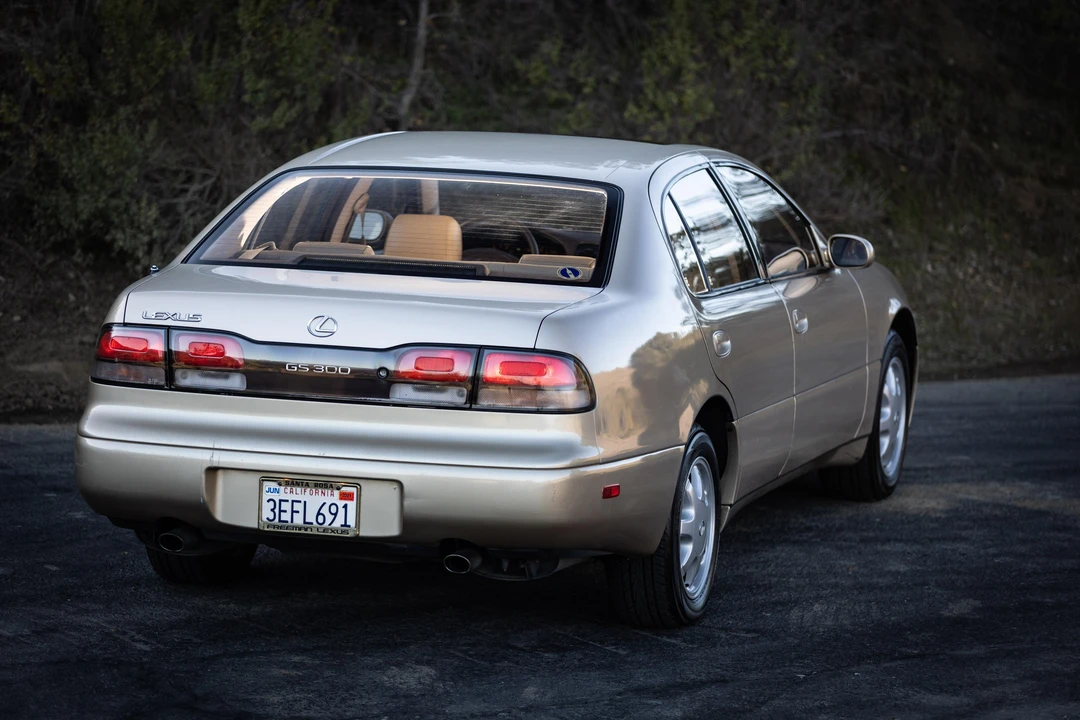 1993 Lexus GS 1st Gen - Image 10 of 31