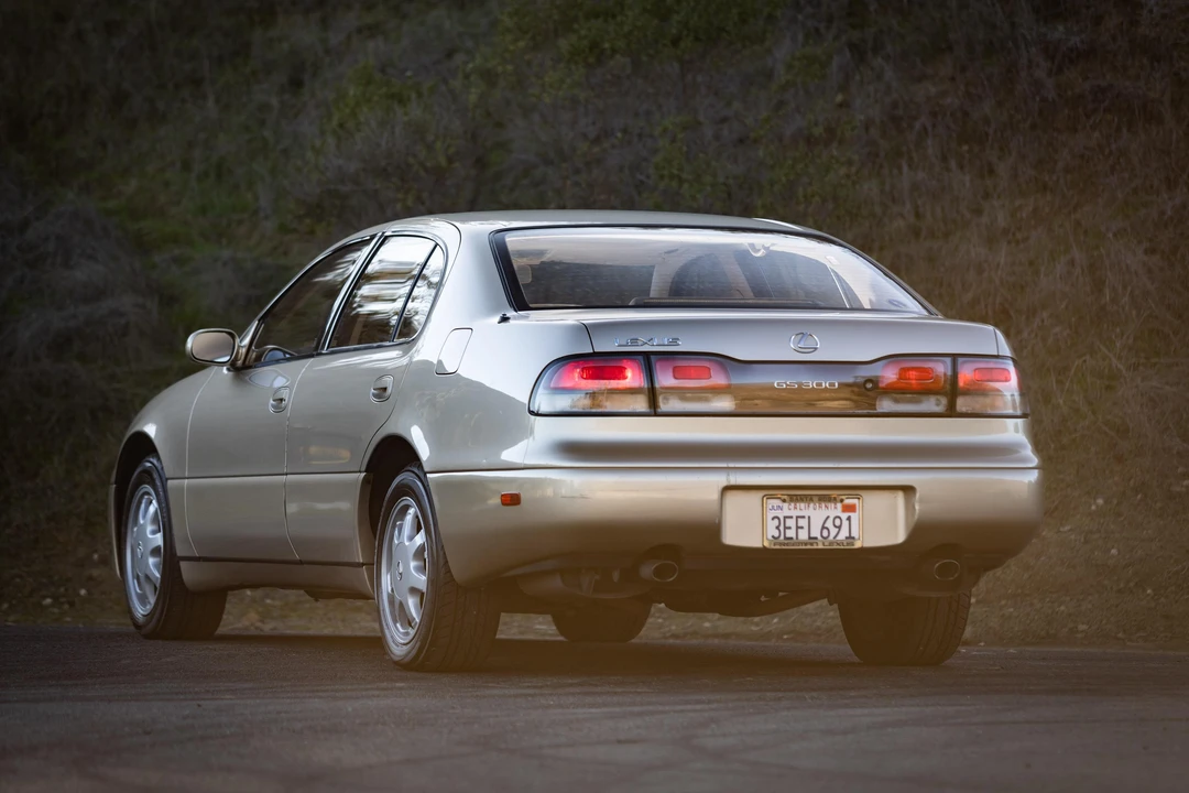 1993 Lexus GS 1st Gen - Image 9 of 31