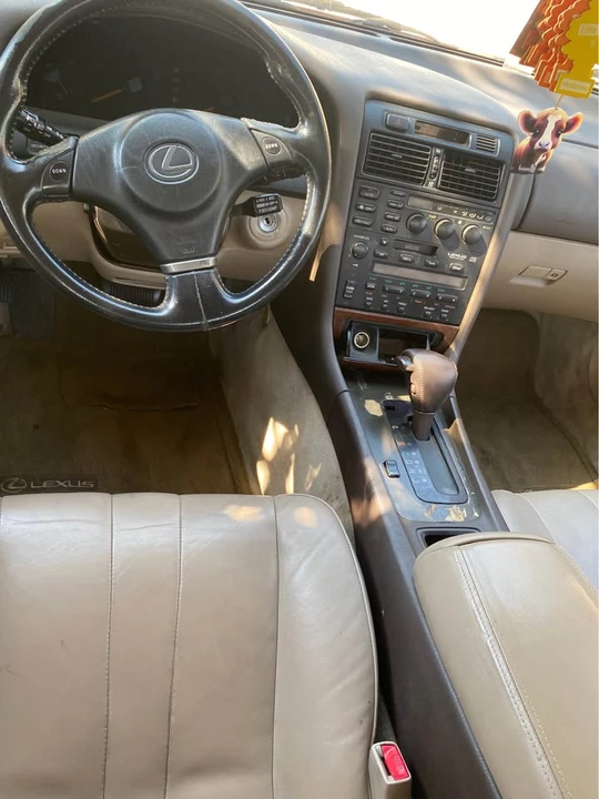 1993 Lexus GS 1st Gen - Image 12 of 18