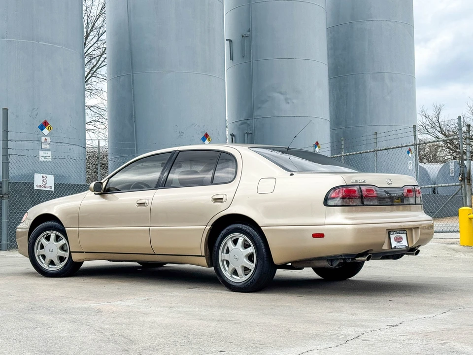 1993 Lexus GS 1st Gen - Image 16 of 31