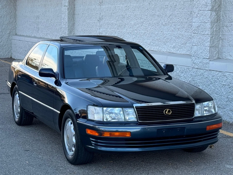 1993 Lexus LS 1st Gen - Image 29 of 31