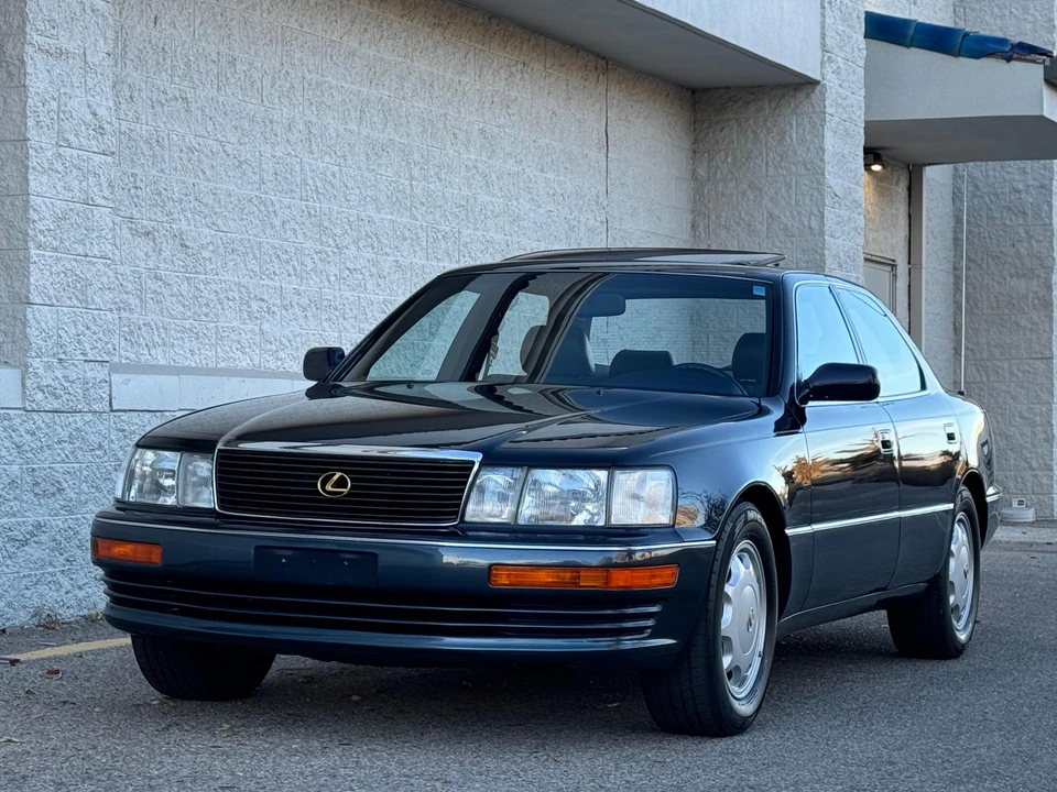 1993 Lexus LS 1st Gen - Image 21 of 31