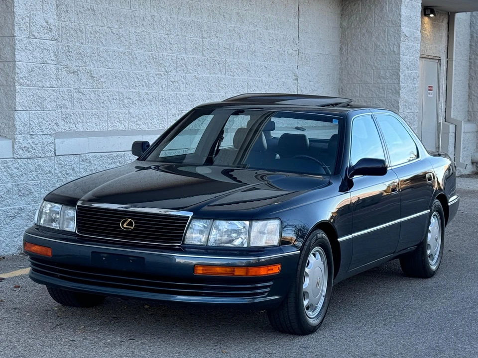 1993 Lexus LS 1st Gen - Image 22 of 31