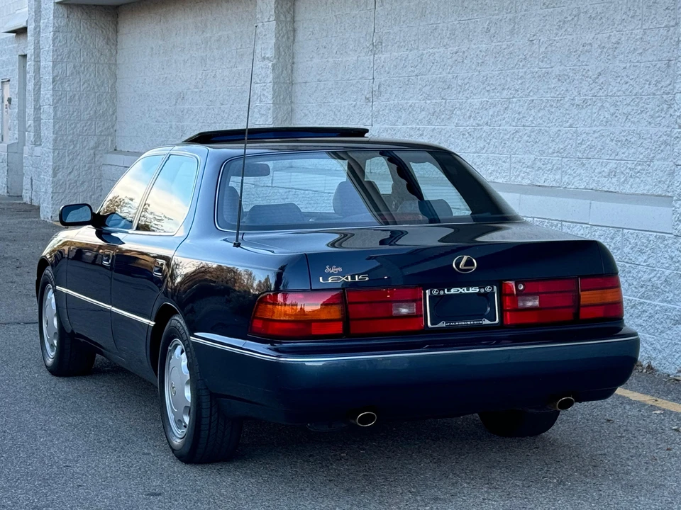 1993 Lexus LS 1st Gen - Image 24 of 31