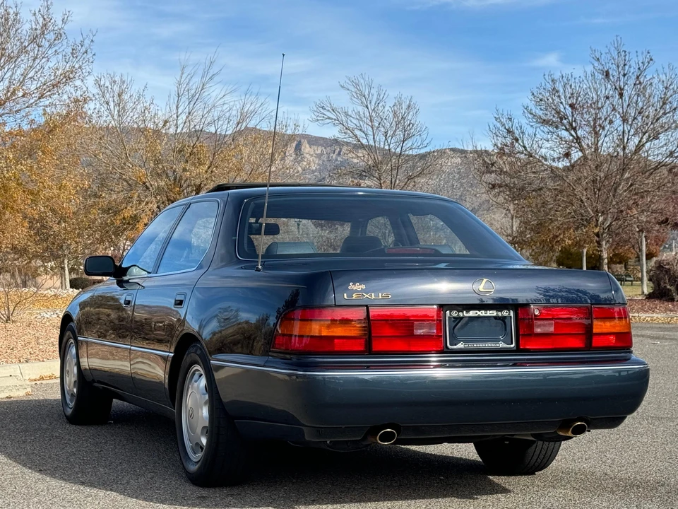 1993 Lexus LS 1st Gen - Image 11 of 31
