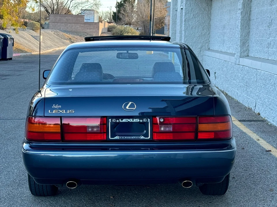 1993 Lexus LS 1st Gen - Image 25 of 31