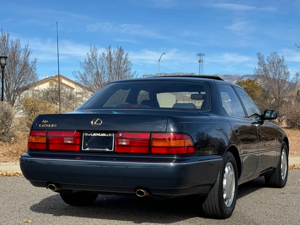 1993 Lexus LS 1st Gen - Image 16 of 31
