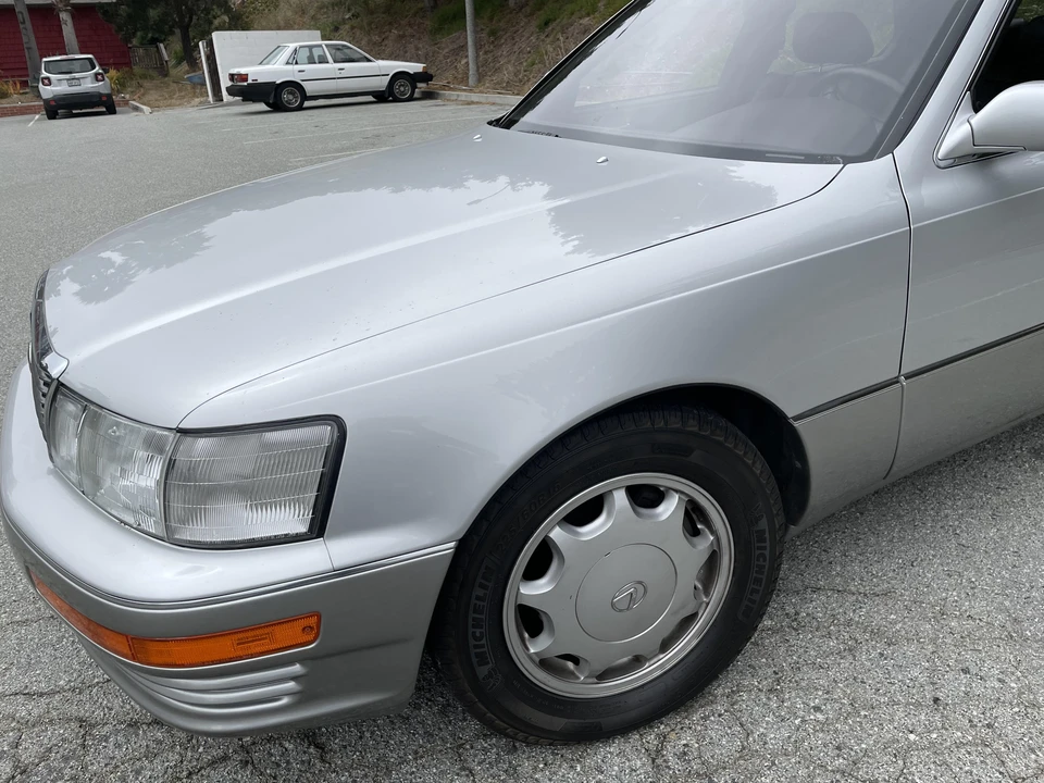 1993 Lexus LS 1st Gen - Image 27 of 31
