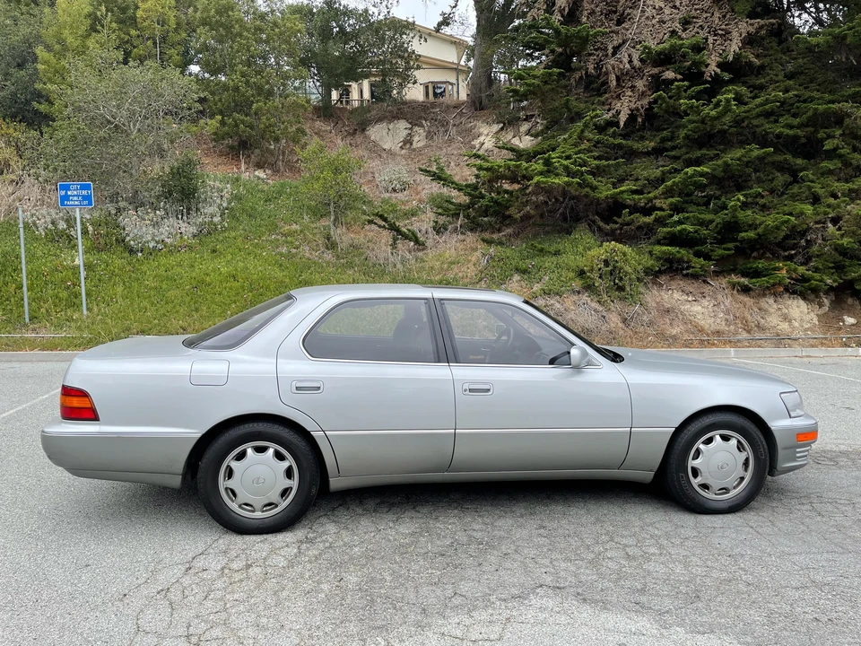 1993 Lexus LS 1st Gen - Image 19 of 31