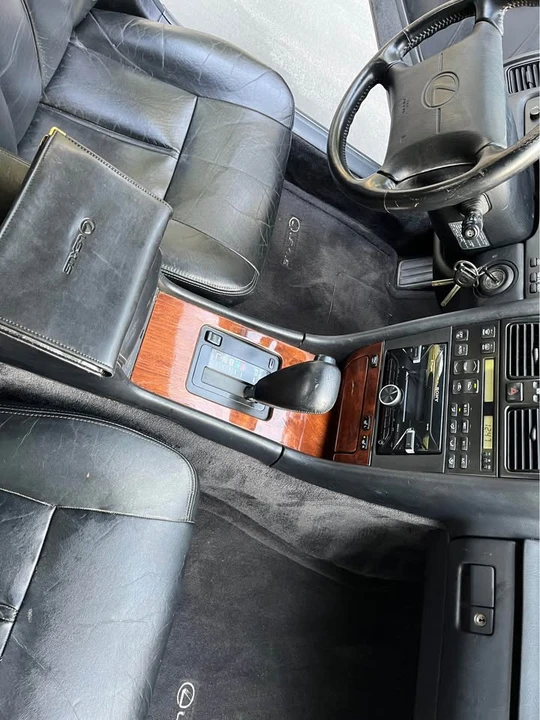 1993 Lexus LS 1st Gen - Image 11 of 13