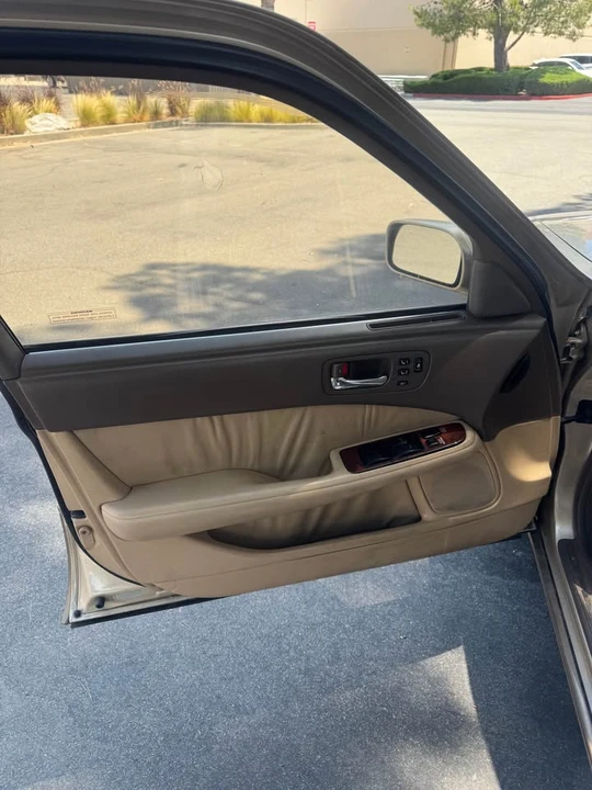 1993 Lexus LS 1st Gen - Image 9 of 16
