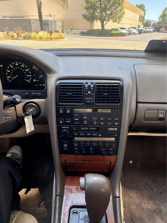 1993 Lexus LS 1st Gen - Image 13 of 16