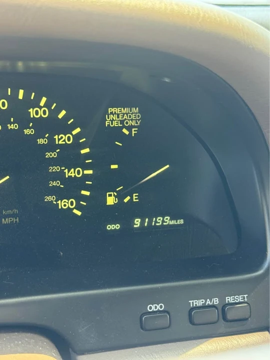 1993 Lexus LS 1st Gen - Image 12 of 16