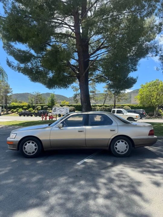 1993 Lexus LS 1st Gen - Image 3 of 16