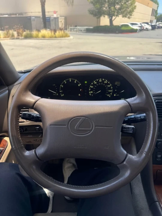 1993 Lexus LS 1st Gen - Image 11 of 16