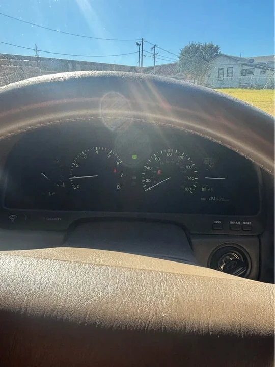 1993 Lexus LS 1st Gen - Image 15 of 16