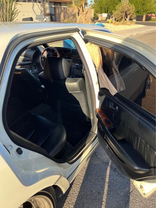 1993 Lexus LS 1st Gen - Image 12 of 19