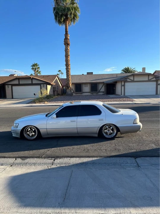 1993 Lexus LS 1st Gen - Image 5 of 19