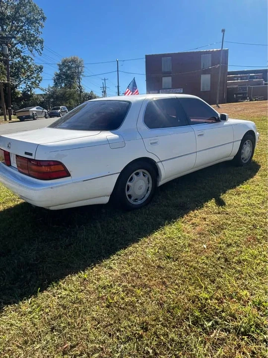 1993 Lexus LS 1st Gen - Image 10 of 16