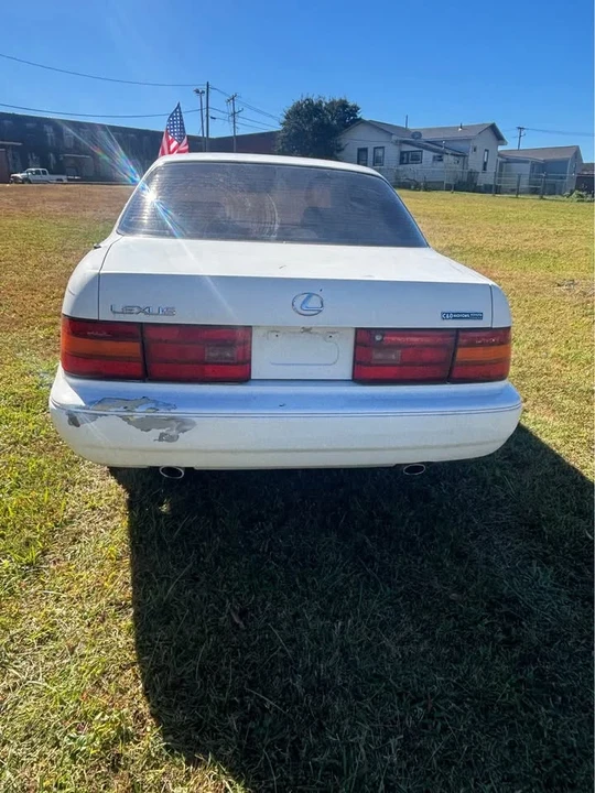 1993 Lexus LS 1st Gen - Image 9 of 16